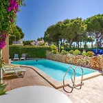 With Pool Near Σπίτι διακοπών