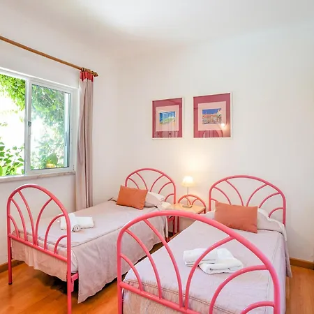 Tatil Evi With Pool Near Vilamoura