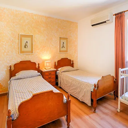Tatil Evi With Pool Near